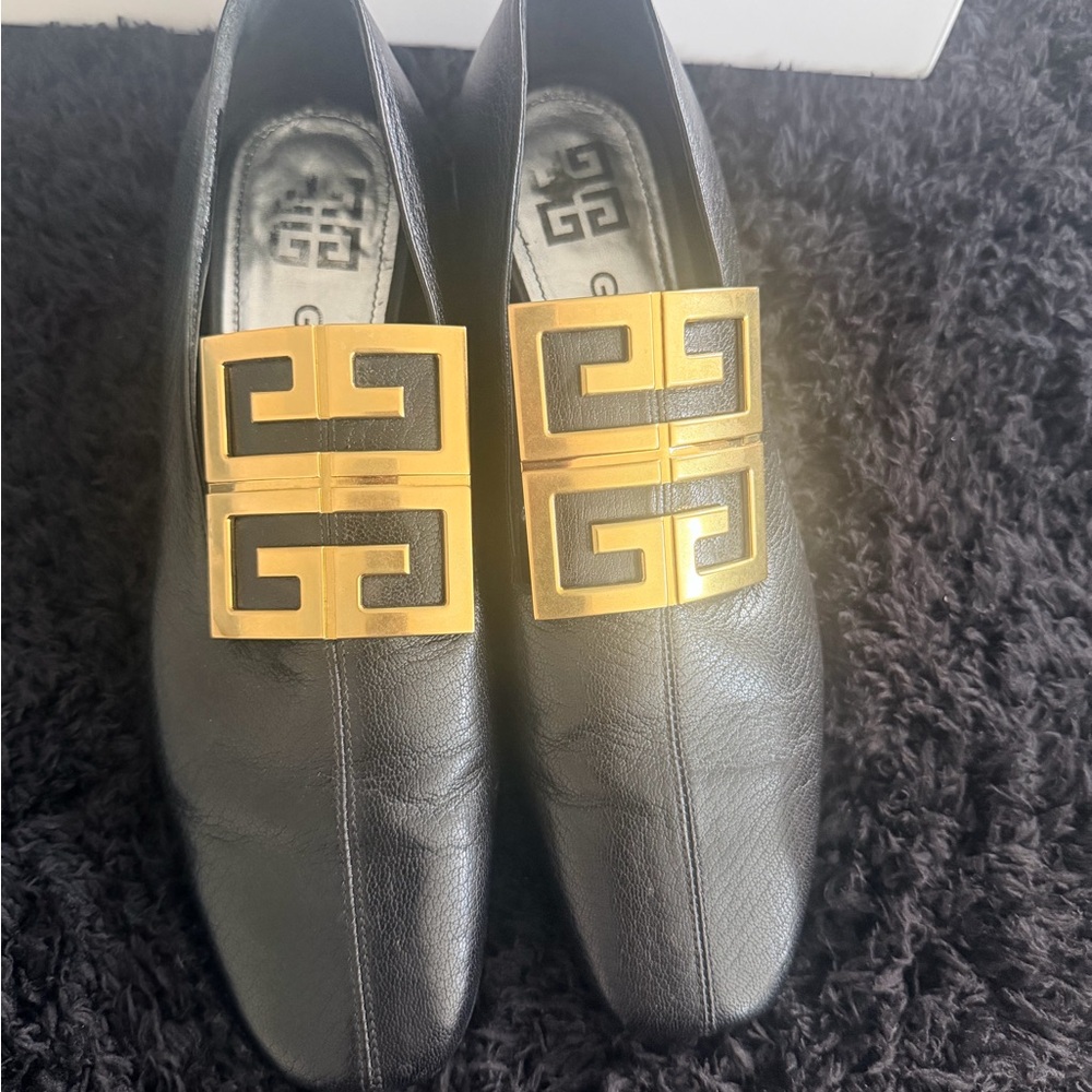 Women’s Black 4G Leather Slip-On Dress Shoes with Gold Accent